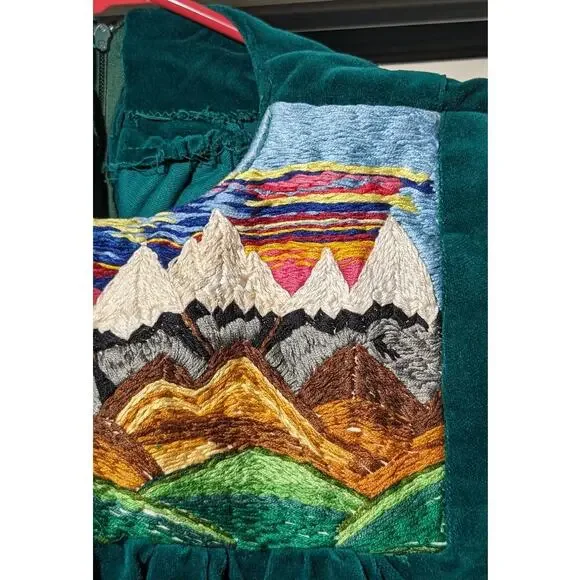 Vintage Homemade Green Velvet Embroidered Mtn. Scene Topper Juniors XS - Picture 4 of 16